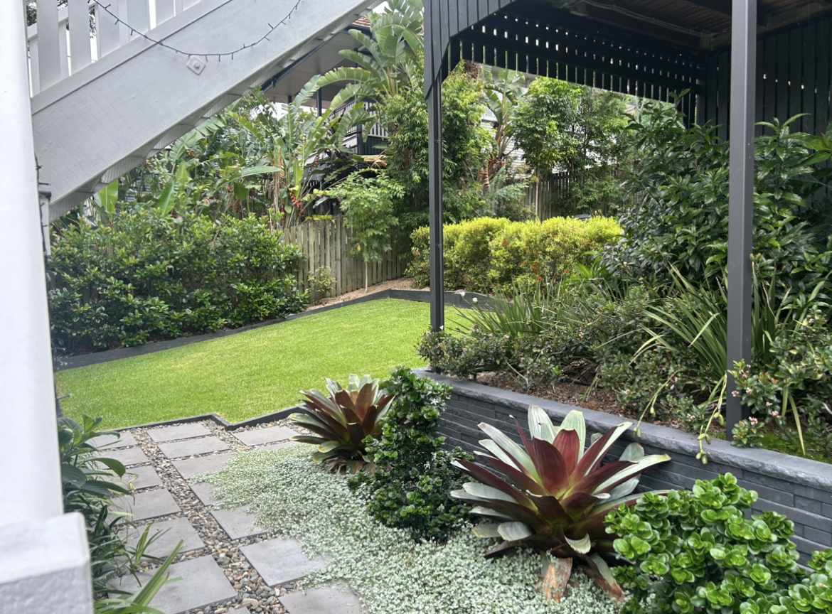 Garden maintenance and tidy-up - Brisbane